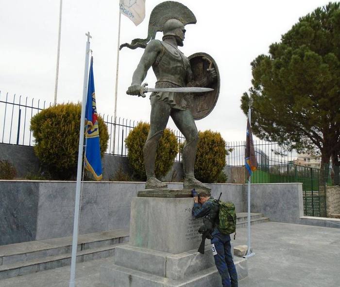 Greek soldier at the statue of King Leonidas - The photo, Greece, Sparta, Tsar Leonidas, The statue, Sculpture