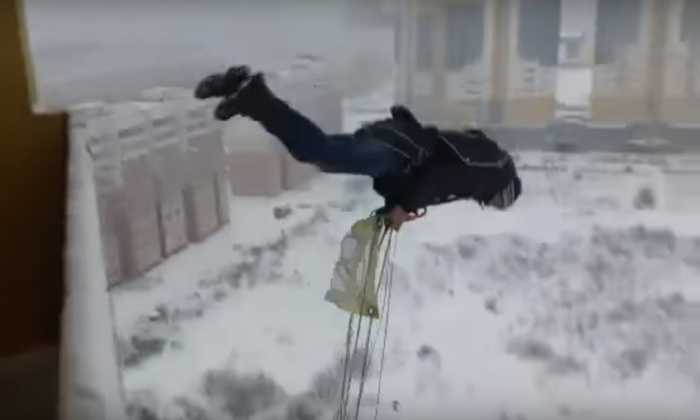 In Ivanovo, a guy jumped with a parachute from the balcony of a high-rise building - Ivanovo, Skydiving, Jumpers, Idiocy