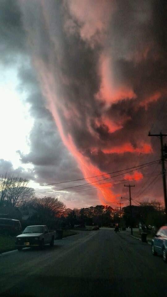 Who are you squinting at? - Clouds, The photo, Oddities