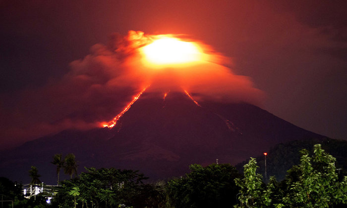 The Mayon Volcano has erupted again in the Philippines. - Volcano, Eruption, Philippines, , Video, Longpost, Mayon Volcano