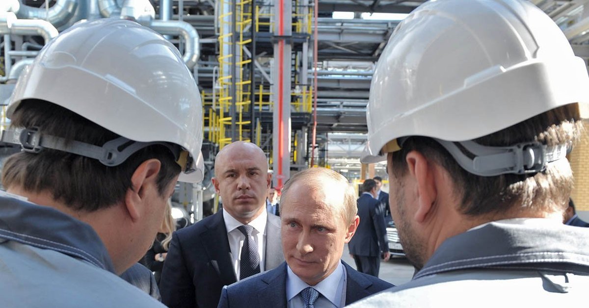 Председатель нефти. Путин нефть. Путин Нефтяник. Американская нефтяная компания в России. Путин на нефтяной.