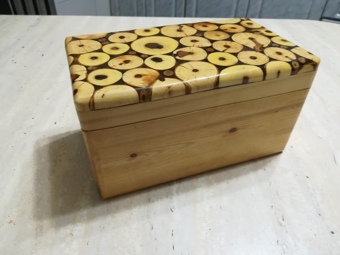 Casket made of apricot and walnut saw cuts. Body made of solid pine. - Casket, With your own hands, Tree, Longpost