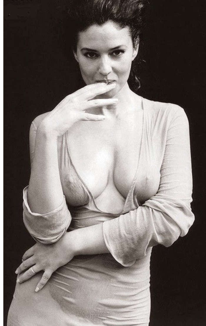 Fantastic Monica - Monica Bellucci, Black and white, Beautiful girl, NSFW