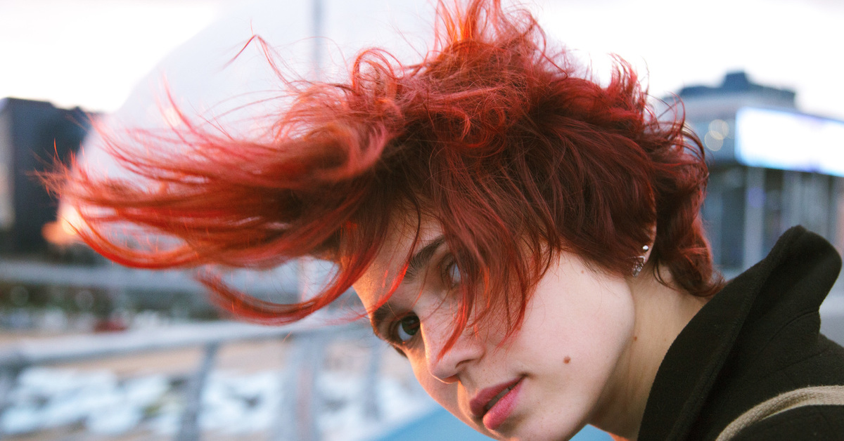 Инстасамка фото с красными волосами