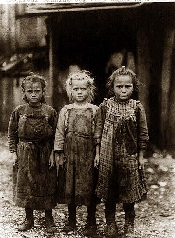 Oyster cleaners. Port Royal. South Carolina, 1909 - Children, Capitalism