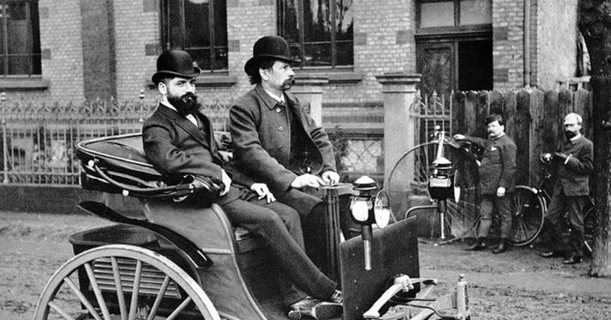 Первая машина жене. Карлом Бенцем (Karl Benz) в 1886.
