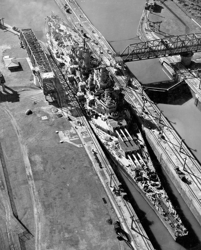 Battleship Missouri passing the Panama Canal - Fleet, Story, Missouri, Historical photo, Technics, Weapon