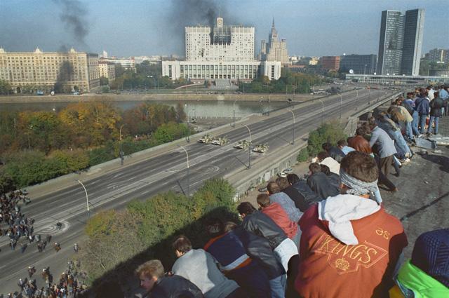Spectators shelling the White House. - 1993, , People, Boris Yeltsin, История России, Politics, White House shooting, 80s-90s