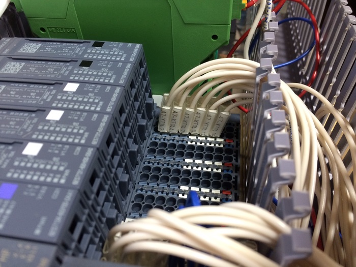 Всем привет, я инженер программист и очень мне нравится собирать шкафы ...