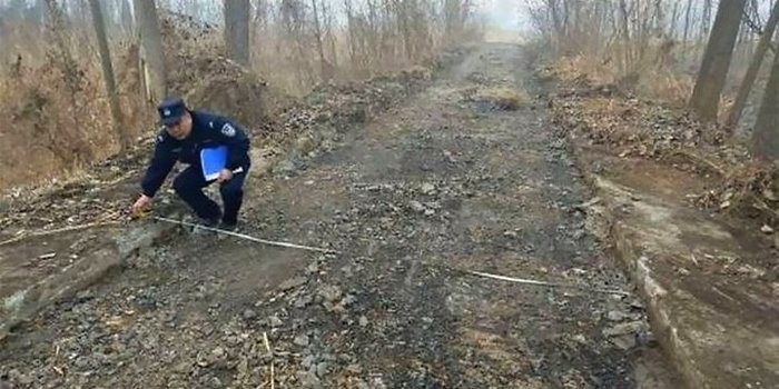 In China, a man stole an 800-meter section of the highway and sold it for $ 800 - China, Business, , Road, Asphalt, 800, Dollars, Businessman, Sale, Businessmen