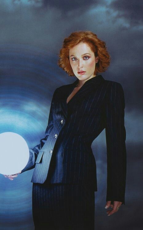 Yeah. - Gillian Anderson, Longpost, The photo