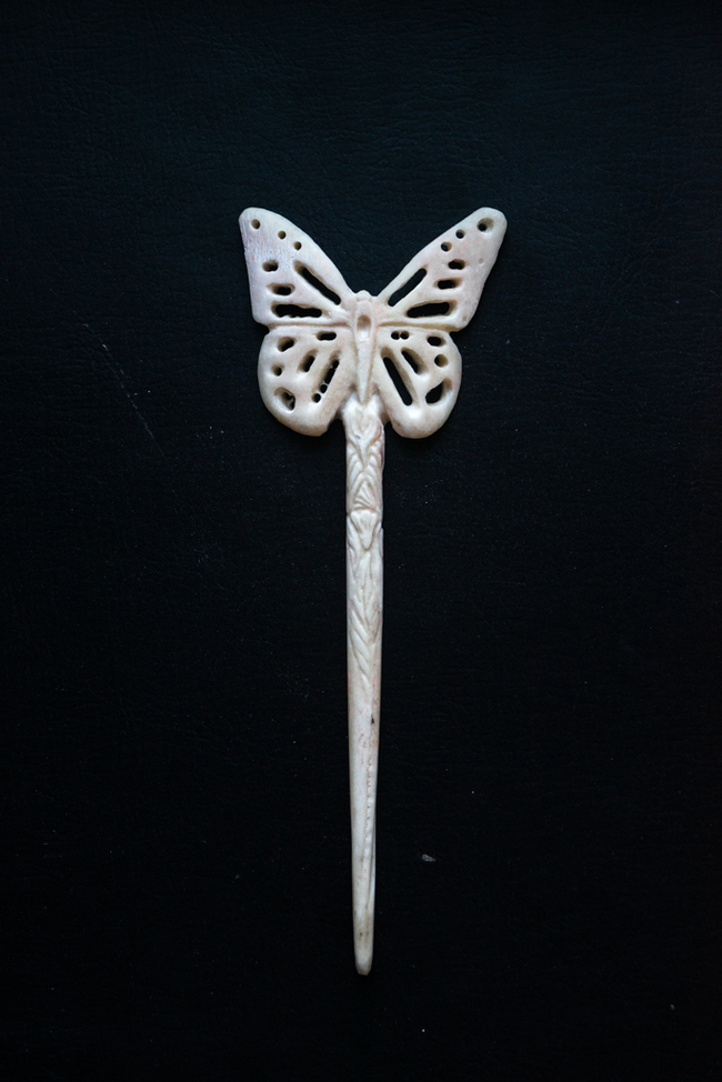 First attempts at bone and horn carving (a couple of unfinished works and a bit of the process) - My, Bone carving, Hairpins, Barrette, Butterfly, Needlework with process, Engraving, Longpost