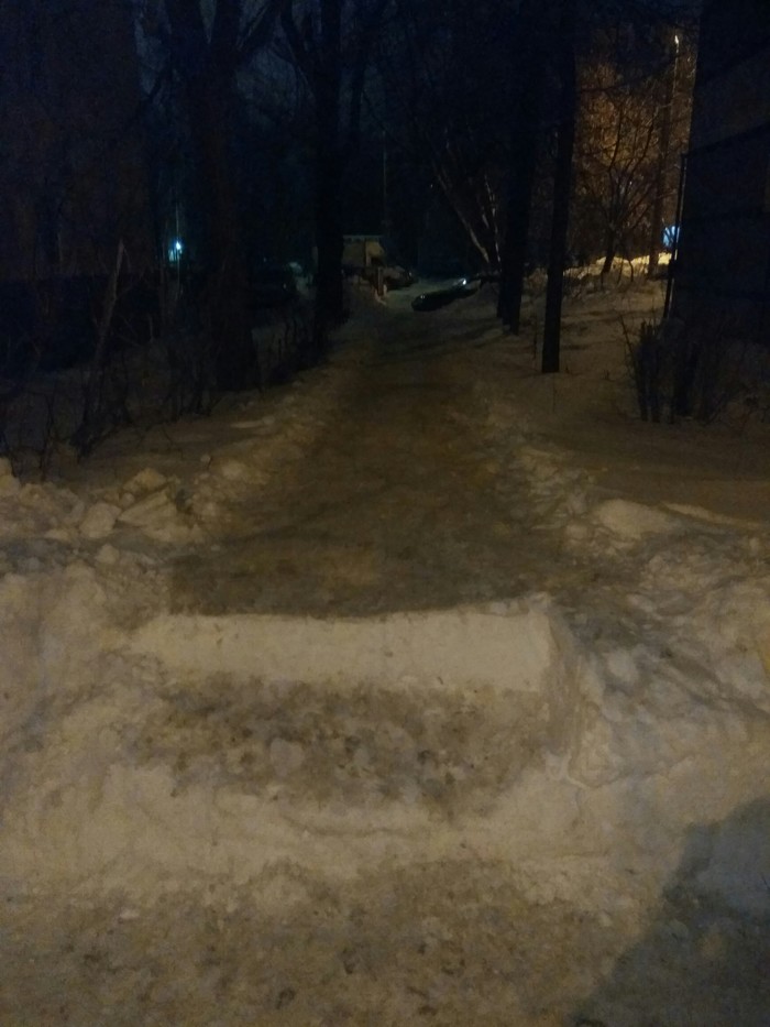 When the janitor is well done) - My, Interesting, snowman, Snow, Street cleaner