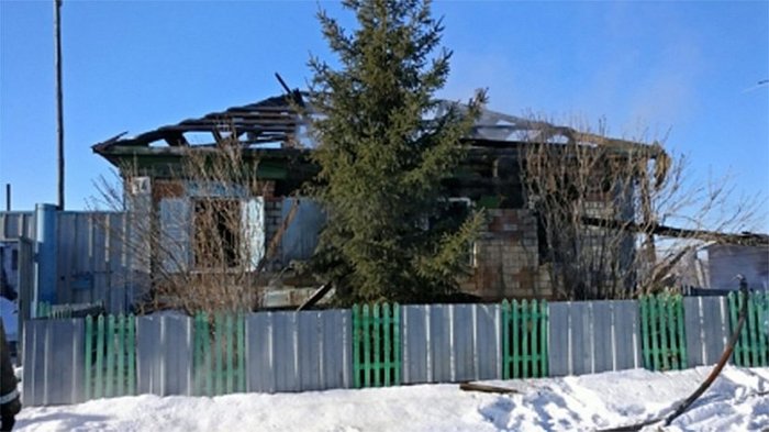 На Урале 81-летняя пенсионерка погибла, спасая праправнуков во время пожара