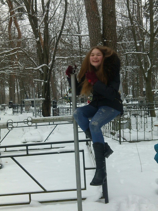 “I wanted to show fearlessness”: a Bryansk schoolgirl climbed onto a cemetery cross and arranged a photo session .. - Cemetery, Youngsters, Cross, Police, Longpost, Vandalism