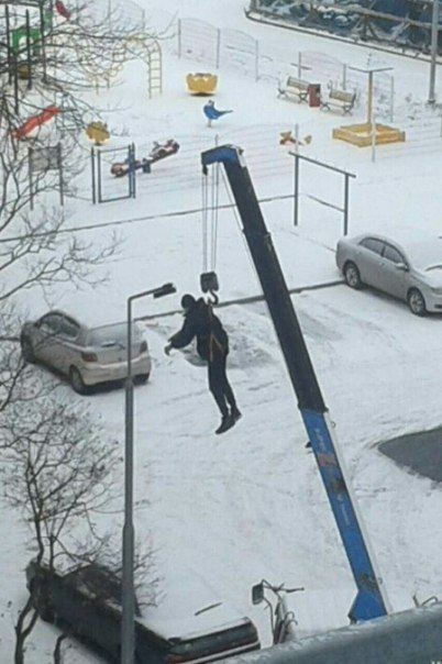 Replacing a street lamp - Samara, Not mine