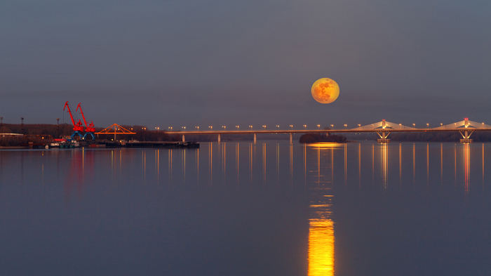 Megalunia - Russia, Evening, moon, the effect, Increase