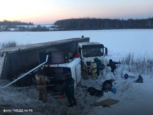 In Bashkiria, a bus and a truck collided: nine dead! - news, State of emergency, M5, Chelyabinsk, , Crash, Longpost, Negative