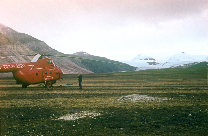 Red Mi-4 helicopter - Helicopter, Slide, Mi-4