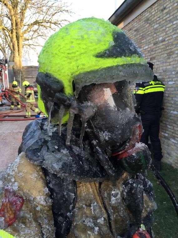 Fireman in the cold - Firefighters, freezing, The photo, Ice