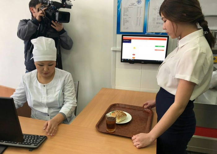 Pavlodar parents will be able to find out what the child ate in the school canteen by fingerprint. - Kazakhstan, Pavlodar, School, Canteen, Food, Future, Longpost