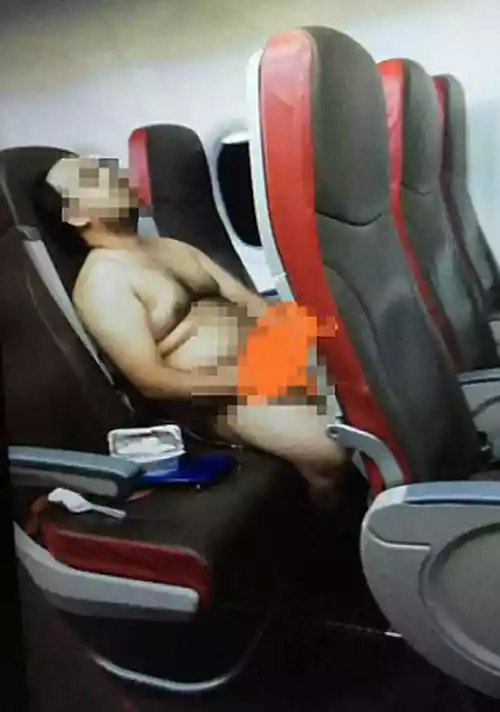 The passenger relaxed on the plane in a very indecent way - NSFW, Strawberry, Airplane, Пассажиры, Indecent, Naked guy, Masturbation, Idiocy, Longpost