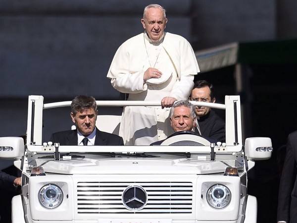 Holy Garage of the Pope. Popemobile - , Pope, Papamobile, Vatican, Longpost