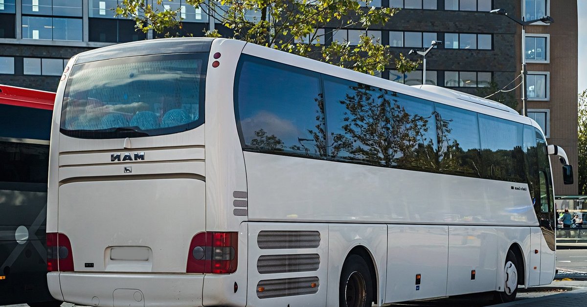 Заказной автобус. Автобус ман туристический. Туристический автобус ма. Man Lion's coach Москва. Man Lion's coach 2000.