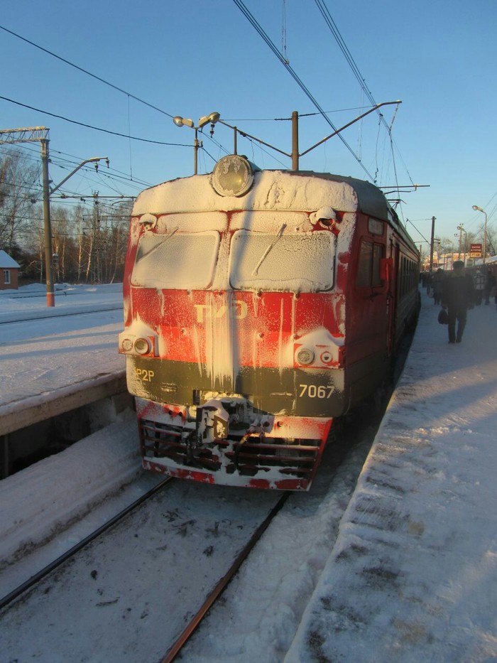 I wonder how the drivers look at the road? - The photo, Frost, Russian Railways, Train, Snow, My, My