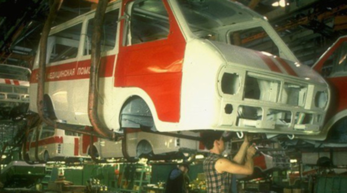 На конвейере Рижской автомобильной фабрики Раф-2203, Автозавод, Сделано в СССР, Длиннопост