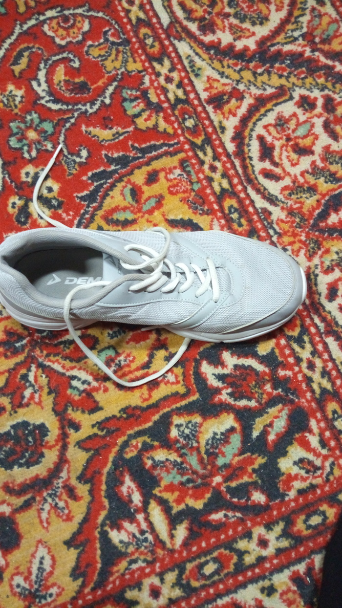 Ay need help, looking for a way to whiten the original gray sneakers. - Help, Sneakers, Request, Bleach
