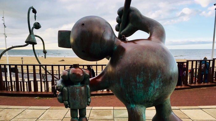 Funny sculptures on the embankment of Scheveningen in Holland - Sculpture, Little men, , Hague, Netherlands, Holland, , Longpost, Netherlands (Holland)