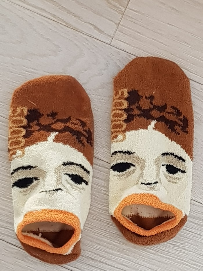 Бабушка подарила носки Необычная одежда, Бабушка