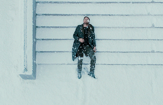 Бегущий "за лезвием" 2049