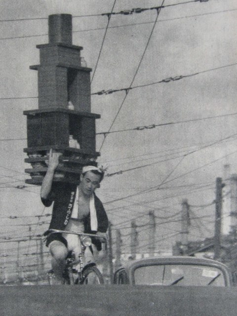 Japan. The ancient art of food delivery. - Japan, Story, Food delivery, Historyporn, Longpost, The photo