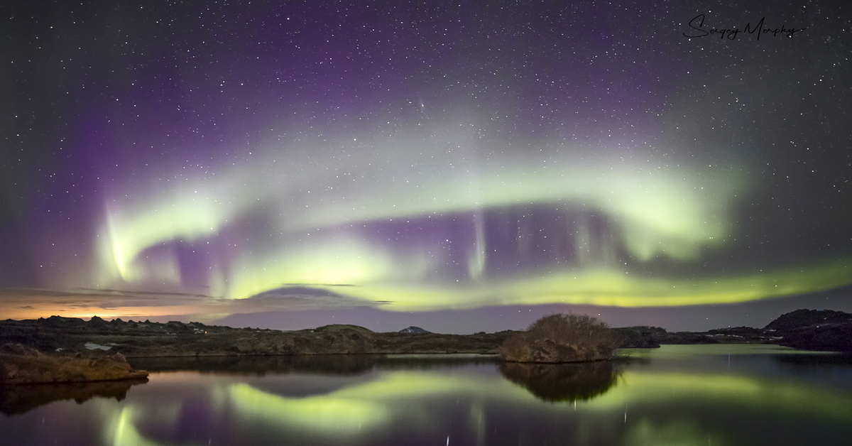 Озеро сияние ориона в верховьях реки нелькобы. Полярное сияние Исландия. Озеро Карелии Северное сияние. Полярные озера. Полярне сяйво.