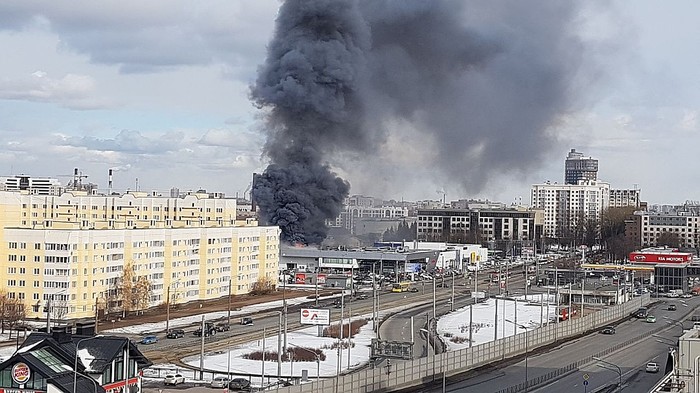 Fire in the Rolf Hyundai auto center in the north of St. Petersburg - Fire, Saint Petersburg, Video, Longpost, Negative, , Auto center, Car dealer Rolf