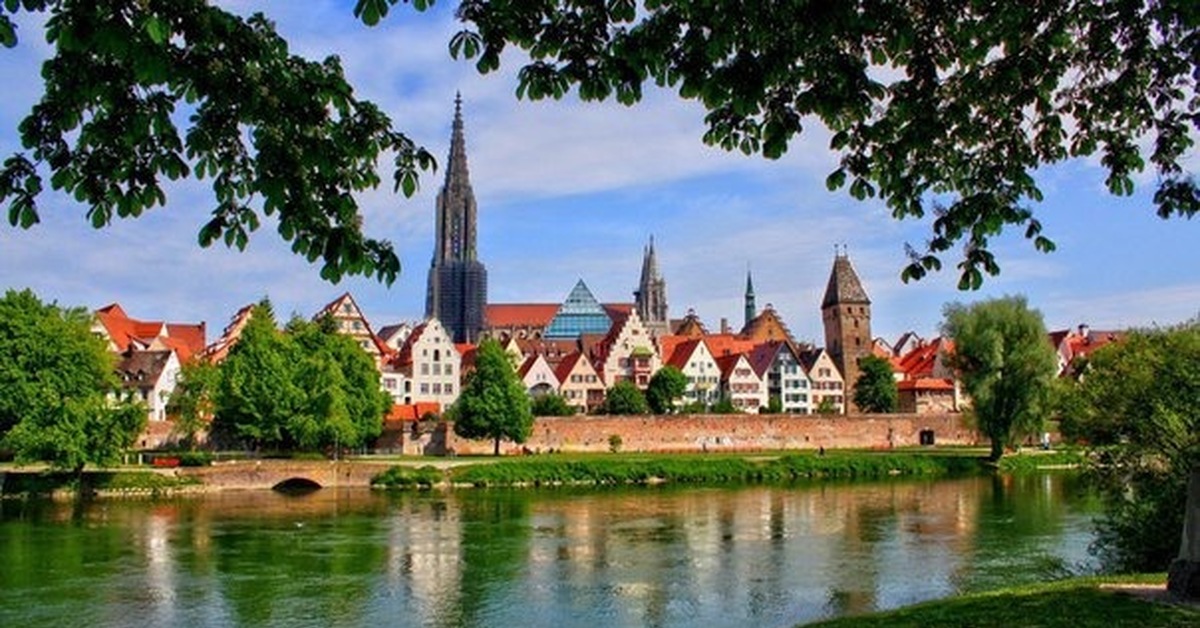 Ulm germany. Город Ульм Германия. Бавария город Ульм университет. Ульм достопримечательности. Австрия Ульм.