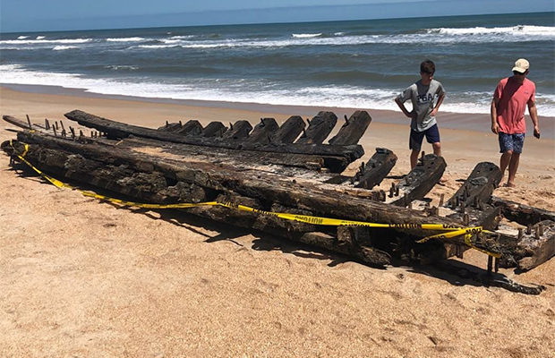 The wreckage of an 18th-century ship washed up on the coast of Florida - USA, Ship, Find, Longpost, Florida, The photo