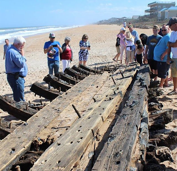 The wreckage of an 18th-century ship washed up on the coast of Florida - USA, Ship, Find, Longpost, Florida, The photo