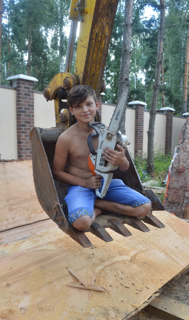 Kid with a chainsaw - My, Alexander Ivchenko, Chainsaw sculpture, Chainsaw, Veles, Perun, Svarog, Wood carving, Longpost, Video