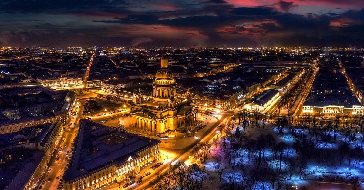 Санкт петербург петербургская. Исаакиевский собор панорама. Исаакиевский собор ночью вид сверху. Панорама Санкт-Петербурга с высоты Исаакиевский собор. Исаакиевский собор в Санкт-Петербурге высота.