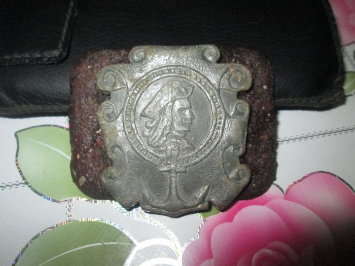 Peekaboo needs help identifying this miracle! - My, Police, Found, Antiquity, Identification