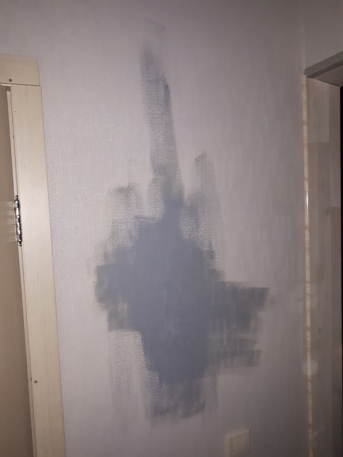 Когда решил покрасить обои | Пикабу