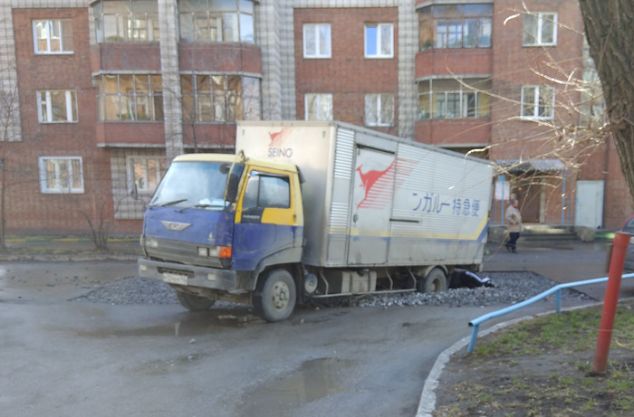 Another victim of gravel repairs in Novosibirsk - Siberia, Novosibirsk, Spring, Off road, Auto, Road repair