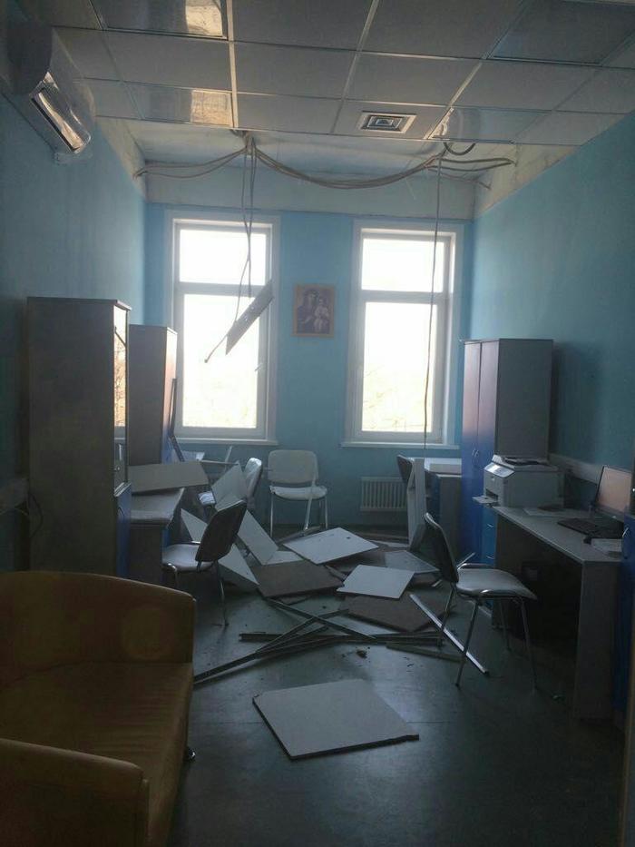 On Sakhalin, in a new perinatal center for 6 billion rubles per employee and pregnant woman, the ceiling fell - Sakhalin, Perinatal Center, Pregnancy, Accident, Longpost