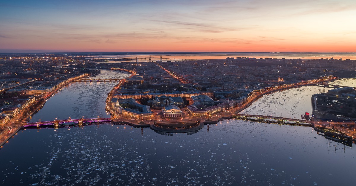Санкт петербург нея. Река Нева в Санкт-Петербурге. Санкт-Петербург финский залив Нева. Санкт-Петербург Нева вид сверху. Санкт Петербург Нева сверху.