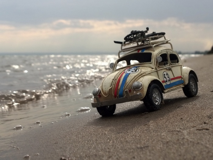 Chasing on the beach - My, Toy car, Beach, Volkswagen Beetle, Photo on sneaker, Stuck, Longpost, Volkswagen beetle