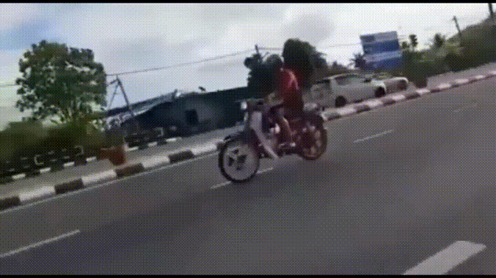 The fakir was drunk and the trick failed #5 - Road accident, Vietnam, , Trick, I couldn't, Scooter, GIF, Fail