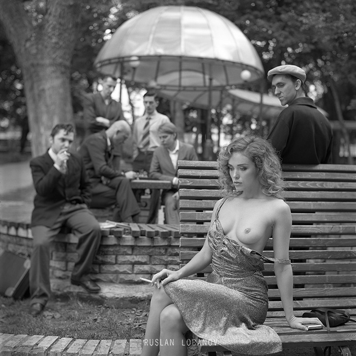 Close attention - NSFW, Strawberry, The photo, Black and white, Girls, The park, Attention, Boobs